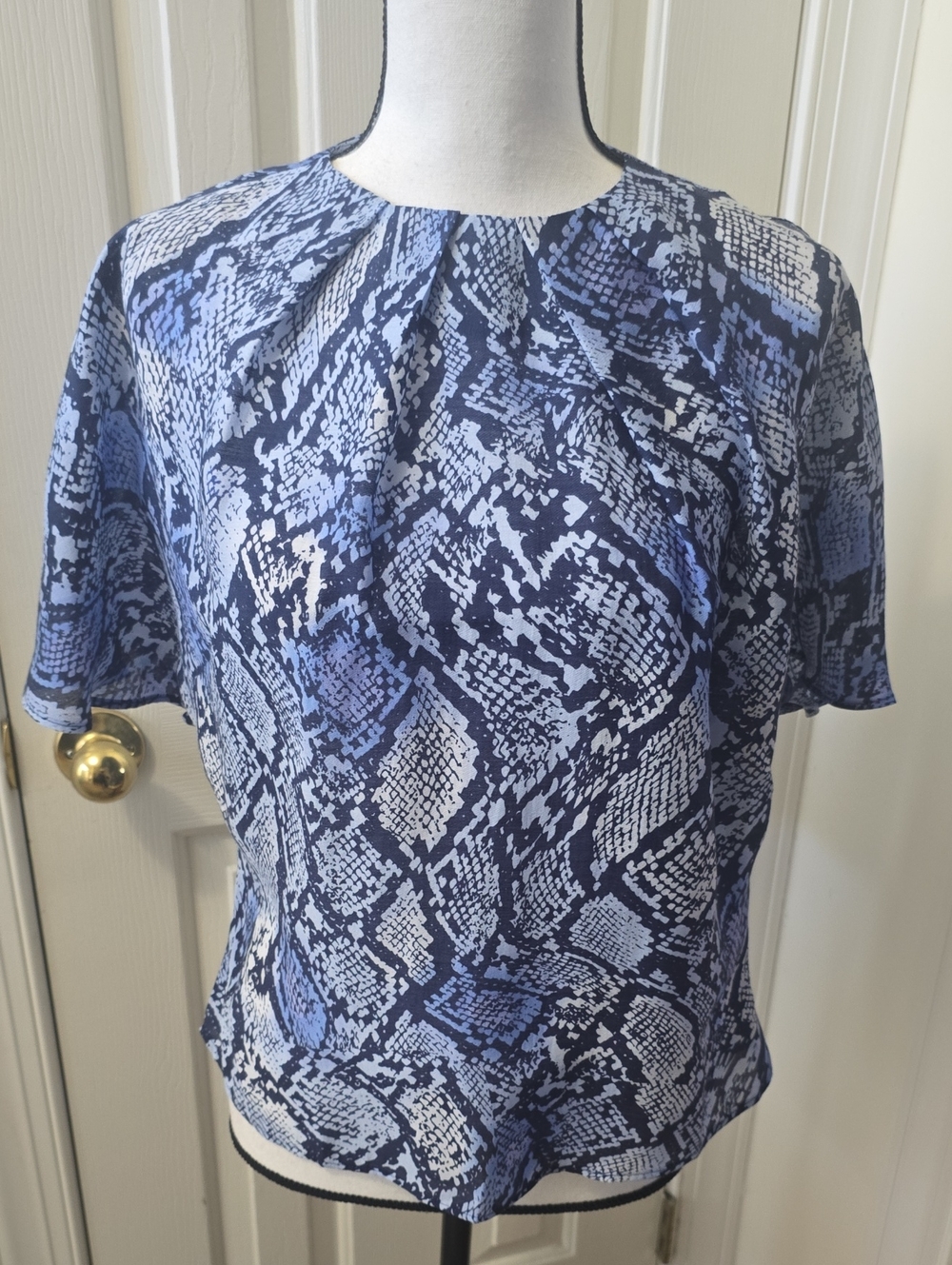 Worthington Brand Women's Petite Navy and Light Blue Abstract Print Top Size MP